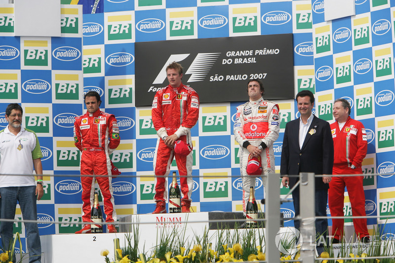 Podium: second place Felipe Massa, Ferrari, Race winner Kimi Raikkonen, Ferrari, third place Fernand