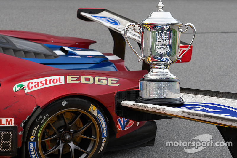 #66 Chip Ganassi Racing Ford GT, GTLM: Dirk Müller, Joey Hand, Sébastien Bourdais, #67 Chip Ganassi Racing Ford GT, GTLM: Ryan Briscoe, Richard Westbrook, Scott Dixon celebrate their 1-2 finish