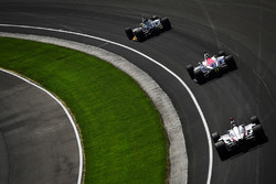 Сэдж Карам, Dreyer & Reinbold Racing Chevrolet, Захари Клэмэн де Мело, Dale Coyne Racing Honda, и Уилл Пауэр, Team Penske Chevrolet