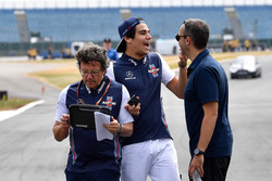 Lance Stroll, Williams wwalks the track