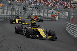 Carlos Sainz Jr., Renault Sport F1 Team R.S. 18 leads Nico Hulkenberg, Renault Sport F1 Team R.S. 18