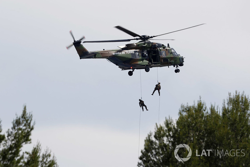 Les festivités d'avant-course avec l'Armée de Terre
