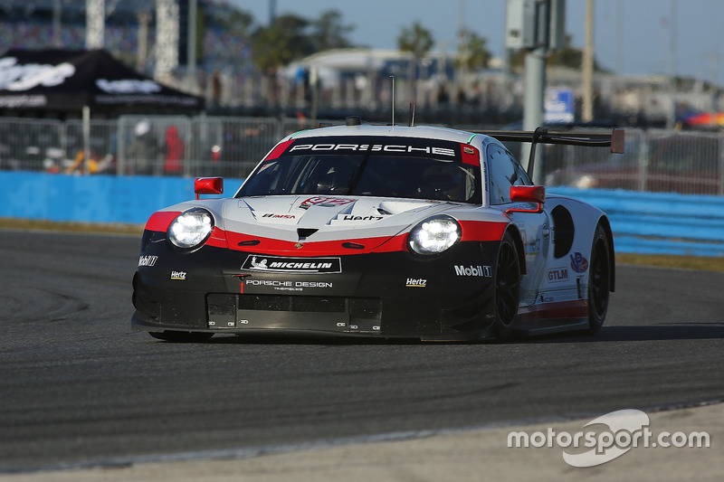 23.- #912 Porsche Team North America Porsche 911 RSR: Gianmaria Bruni, Laurens Vanthoor, Earl Bamber