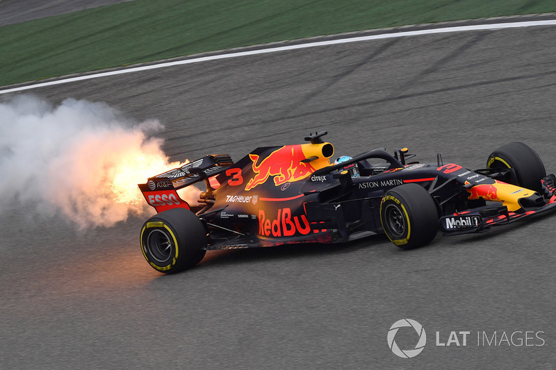 Daniel Ricciardo, Red Bull Racing RB14 mengalami kerusakan mesin