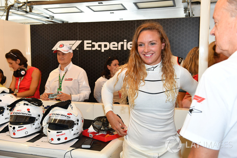 Penumpang F1 Experiences, Katinka Hosszu, perenang Olimpiade