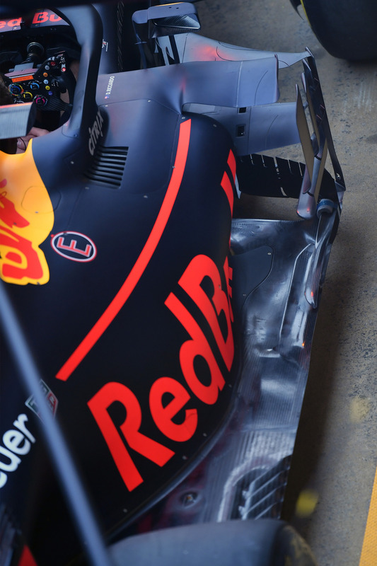 Red Bull Racing RB14 sidepod detay