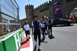 Lance Stroll, Williams parcourt la piste à pied