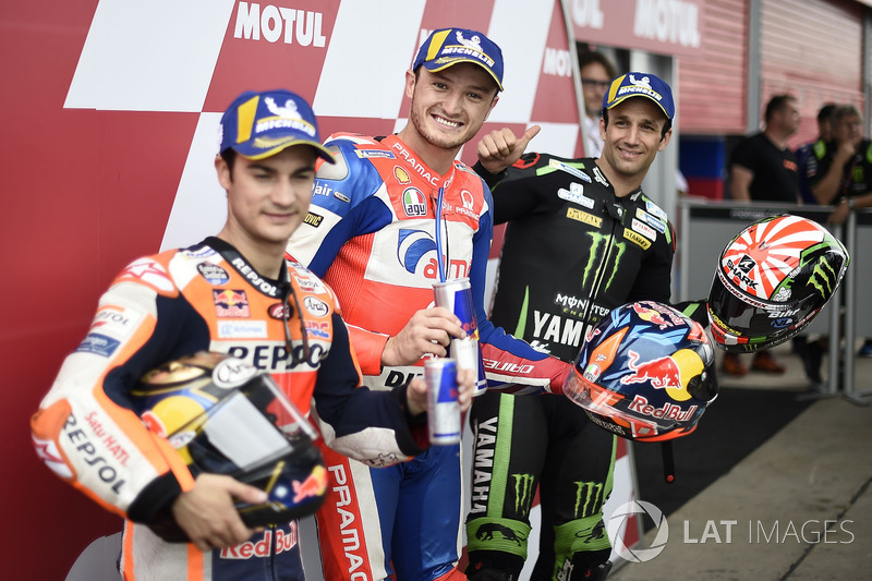Los tres primeros clasificados: Dani Pedrosa, Repsol Honda Team, ganador de la pole Jack Miller, Pramac Racing, Johann Zarco, Monster Yamaha Tech 3