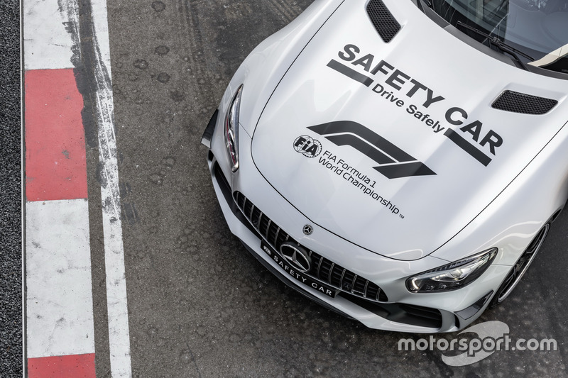 Машина безпеки Ф1 2018 року - Mercedes-AMG GT R