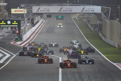 Départ : Sebastian Vettel, Ferrari SF71H, en tête