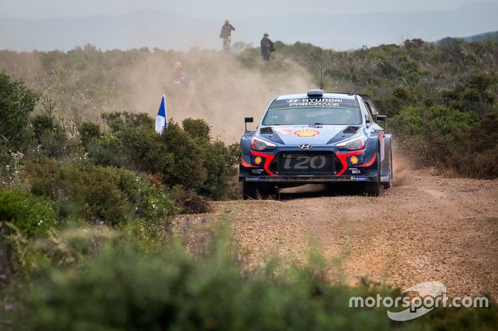Thierry Neuville, Nicolas Gilsoul, Hyundai Motorsport Hyundai i20 Coupe WRC