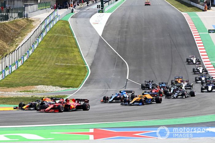 Sergio Pérez, Red Bull Racing RB16B, Carlos Sainz Jr., Ferrari SF21, Esteban Ocon, Alpine A521, Lando Norris, McLaren MCL35M