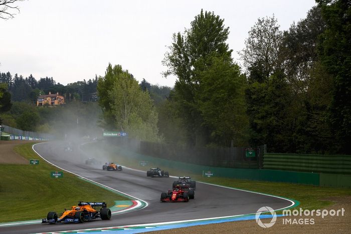 Daniel Ricciardo, McLaren MCL35M, Carlos Sainz Jr., Ferrari SF21, Pierre Gasly, AlphaTauri AT02