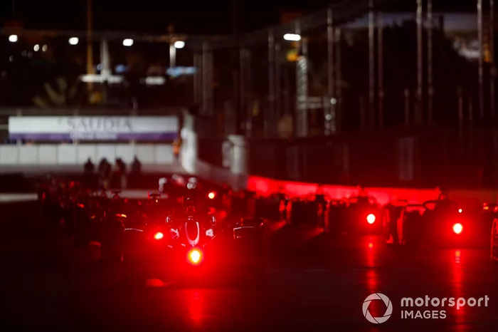 Parrilla de salida de la carrera 1 de la Fórmula E en Ad Diriyah