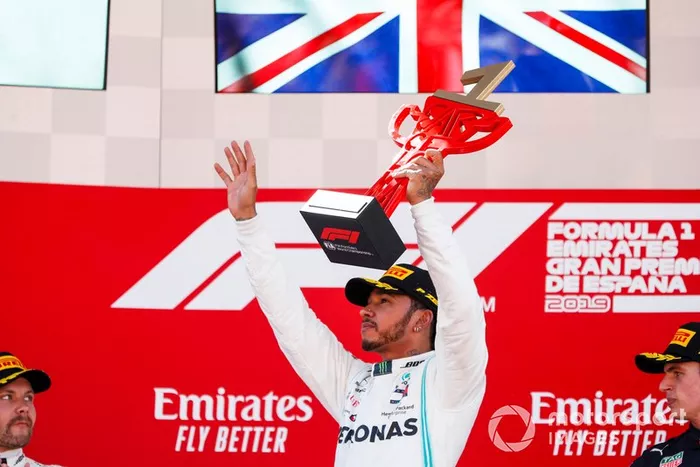 Podio: ganador de la carrera Lewis Hamilton, Mercedes AMG F1 celebra