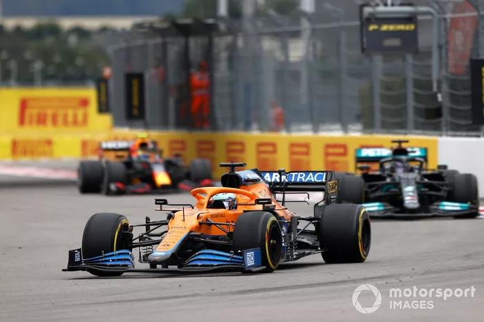 Daniel Ricciardo, McLaren MCL35M Lewis Hamilton, Mercedes W12 Sergio Pérez, Red Bull Racing RB16B 
