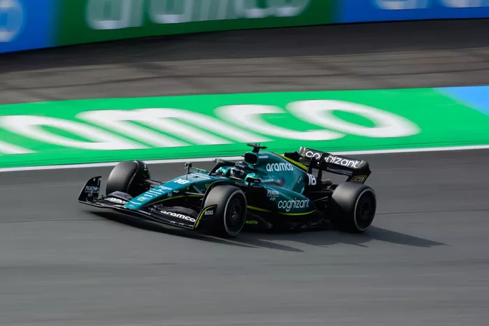 Lance Stroll, Aston Martin AMR22