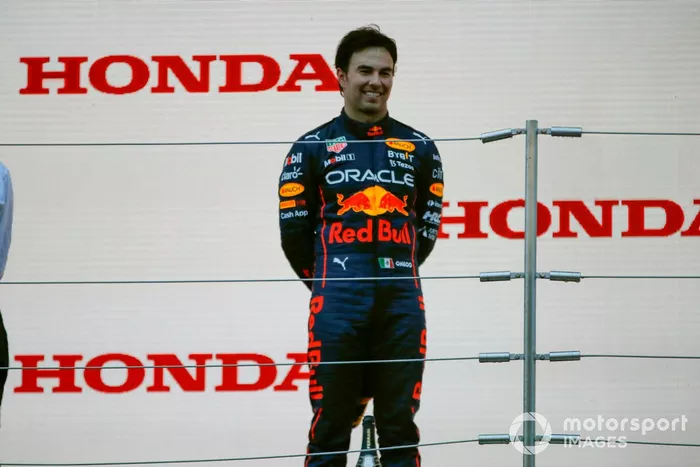 Podio: segundo lugar Sergio Pérez, Red Bull Racing
