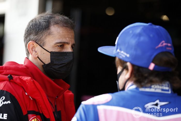 Marc Gene, Ferrari, con Fernando Alonso, Alpine F1 Team