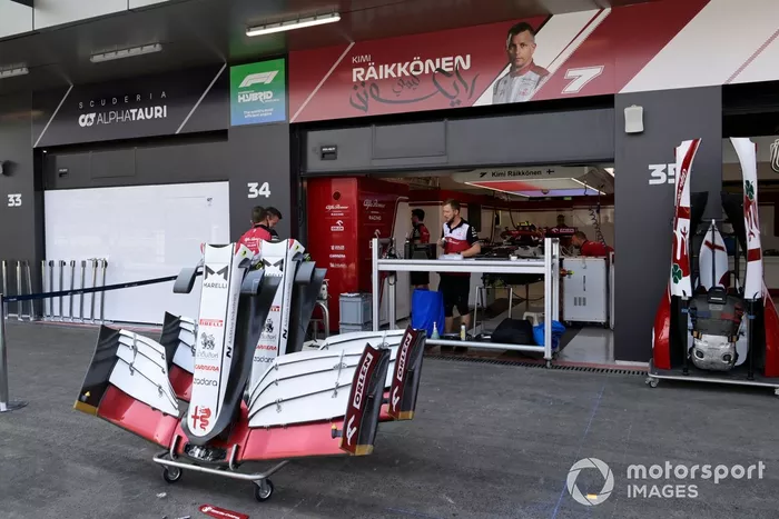 Morros y alerones del coche de Kimi Raikkonen, Alfa Romeo Racing
