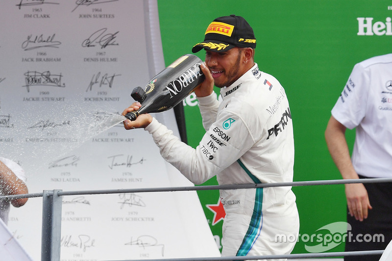 Le vainqueur Lewis Hamilton, Mercedes AMG F1
