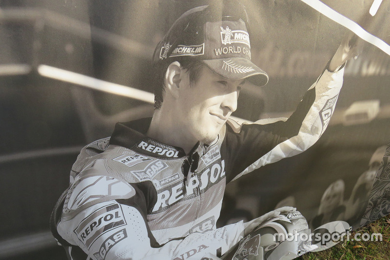 Una visita al monumento conmemorativo de Nicky Hayden en el lugar de su fatal accidente de bicicleta