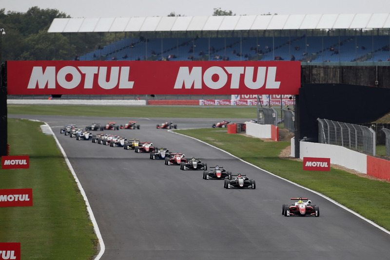 Mick Schumacher, PREMA Theodore Racing Dallara F317 - Mercedes-Benz en tête au départ