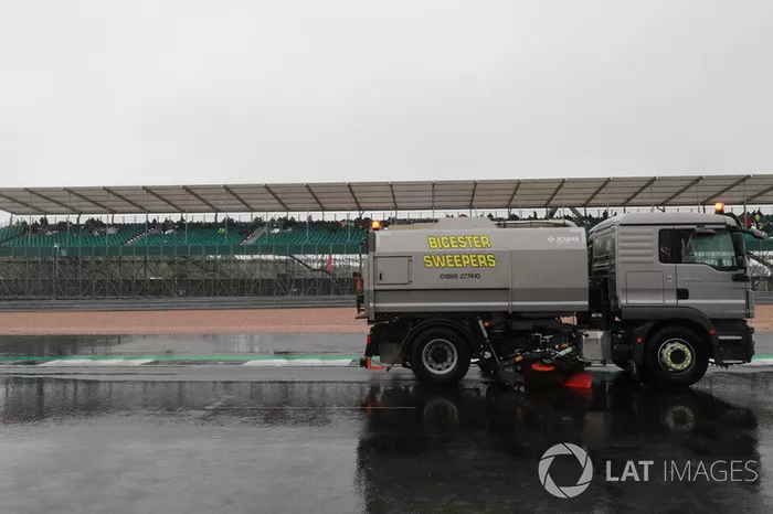 Secado de la pista en Silverstone