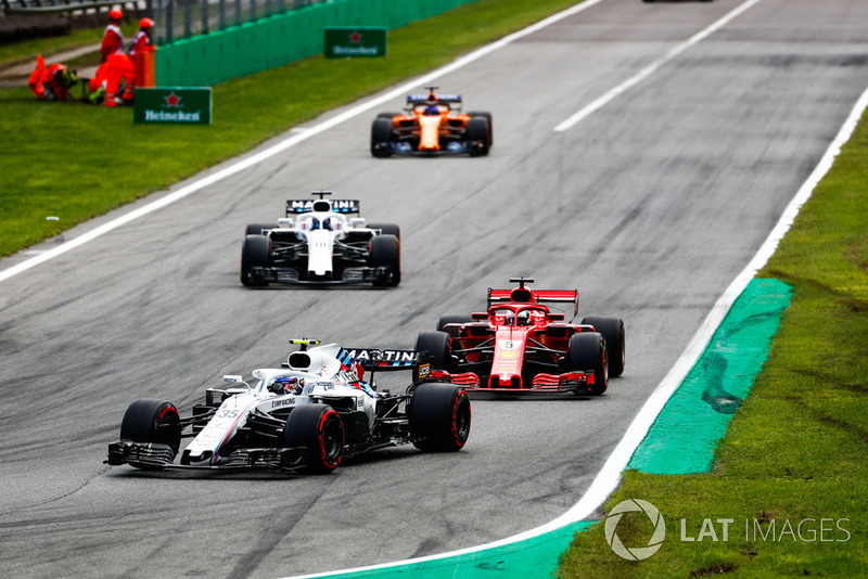 Sergey Sirotkin, Williams FW41, leads Sebastian Vettel, Ferrari SF71H, Lance Stroll, Williams FW41, and Fernando Alonso, McLaren MCL33