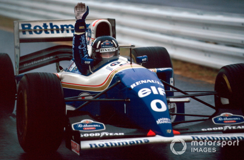 Race winner Damon Hill, Williams FW16