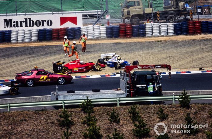 Nicola Larini, Ferrari 412T1, Ayrton Senna, Williams FW16 Renault