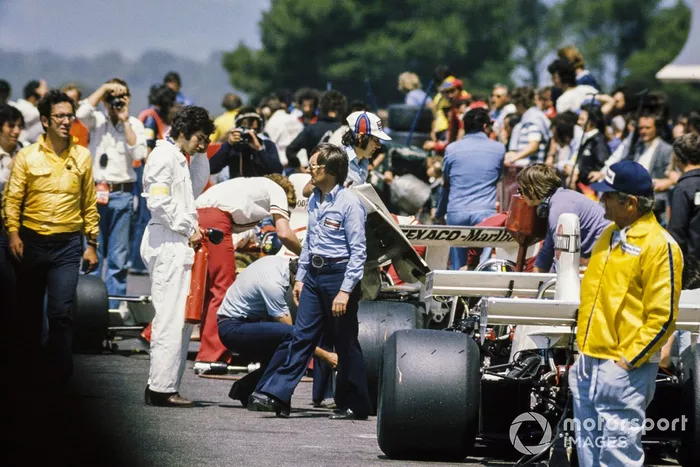 Bernie Ecclestone dans la voie des stands