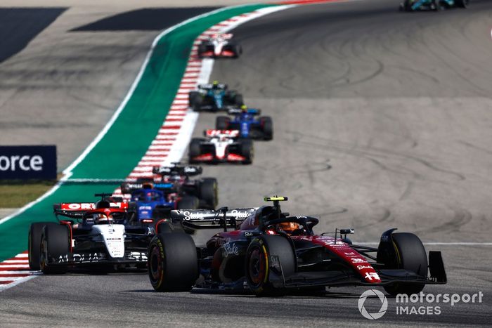 Zhou Guanyu, Alfa Romeo C43, Daniel Ricciardo, AlphaTauri AT04, Alex Albon, Williams FW45