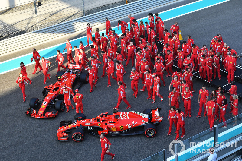Photo de groupe Ferrari