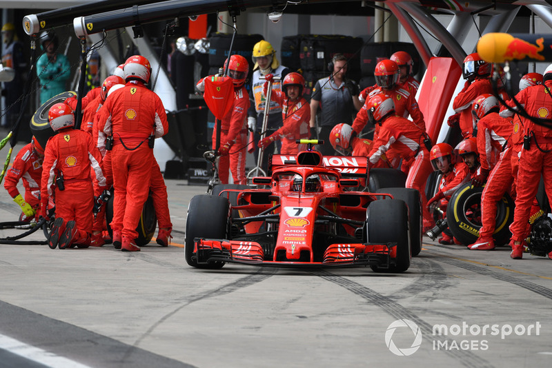 Kimi Raikkonen, Ferrari SF71H pit stop