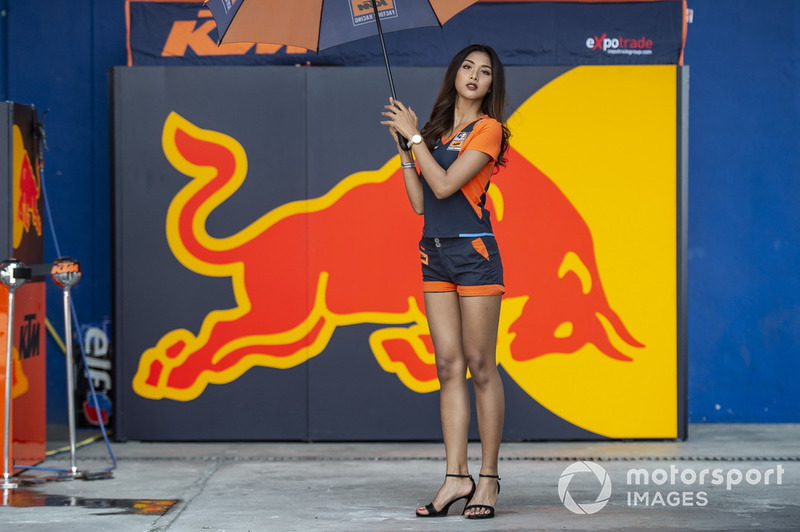 Rajtrácslányok a Thai Nagydíjról