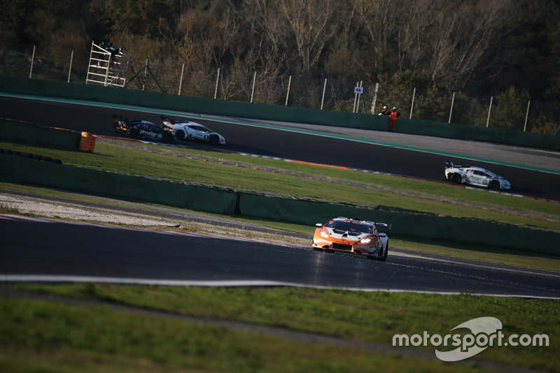 Lamborghini Huracan Super Trofeo Evo #211, Clazzio Racing: Kei Cozzolino, Afiq Yazid