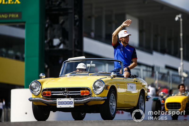 Pierre Gasly, Scuderia Toro Rosso, lors de la parade des pilotes