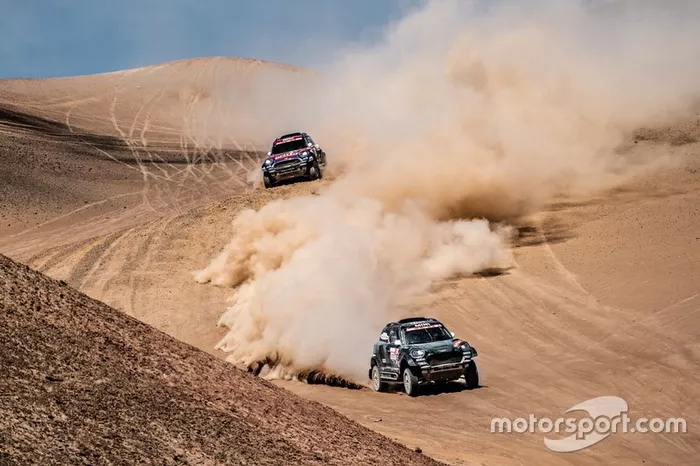 #303 X-Raid Team Mini: Jakub Przygonski, Tom Colsoul; #307 X-Raid Team: Nani Roma, Alex Haro Bravo