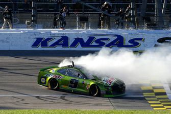 Yarış galibi Chase Elliott, Hendrick Motorsports, Chevrolet Camaro Mountain Dew
