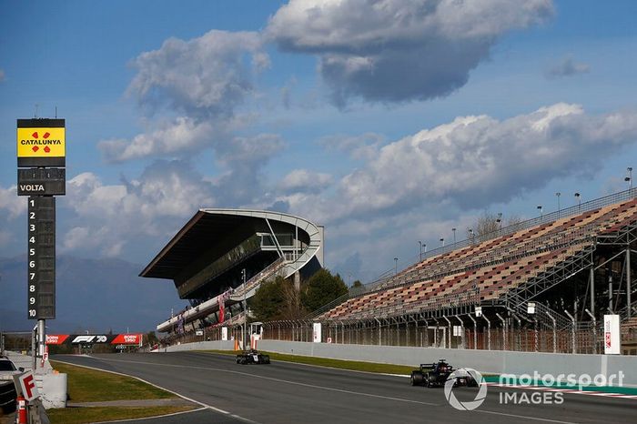 Esteban Ocon, Renault F1 Team R.S.20, Romain Grosjean, Haas VF-20 