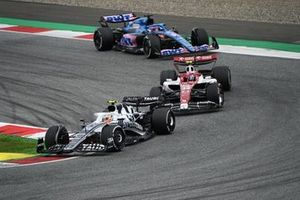 Yuki Tsunoda, AlphaTauri AT03, Zhou Guanyu, Alfa Romeo C42, Fernando Alonso, Alpine A522