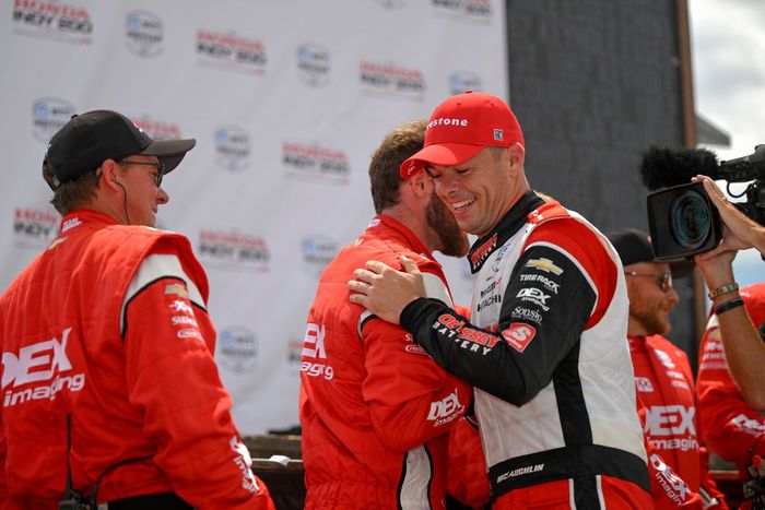 Ganador Scott McLaughlin, Team Penske Chevrolet, Victory Lane