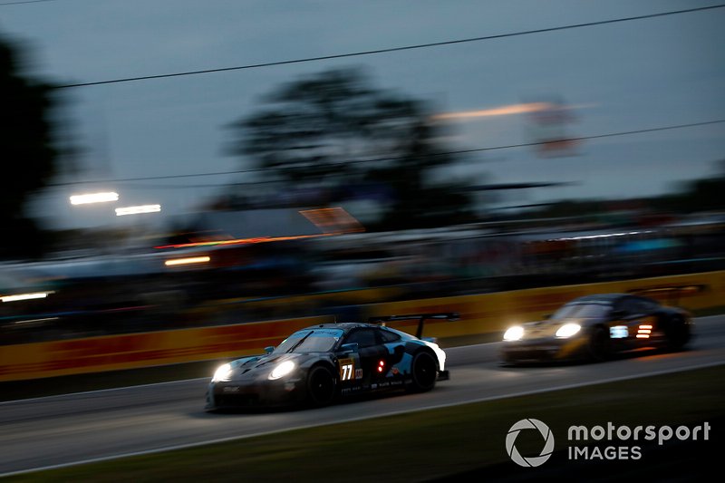 #77 Proton Competition Porsche 911 RSR: Christian Ried, Julien Andlauer, Matt Campbell