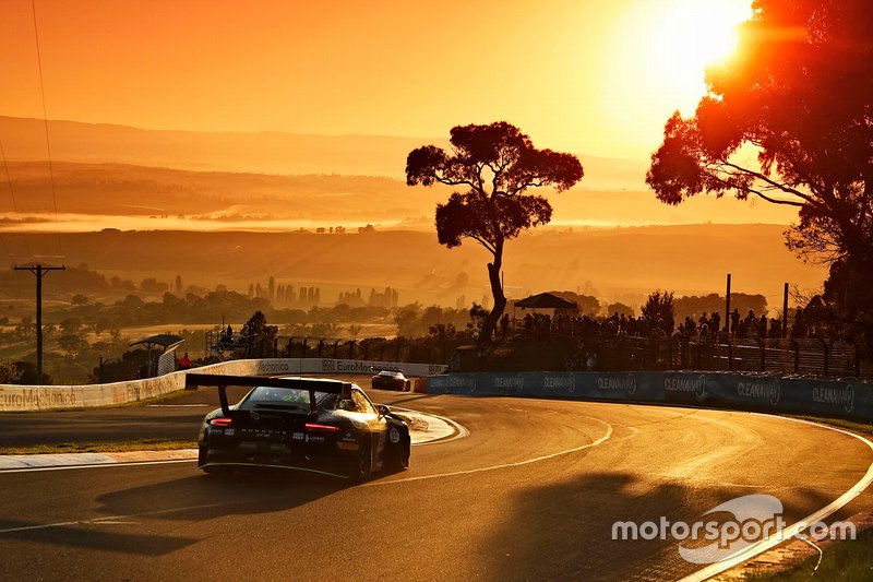 #911 EBM Porsche 911 GT3-R: Romain Dumas, Sven Müller, Mathieu Jaminet