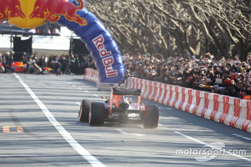 Демозаїзди Red Bull у Токіо