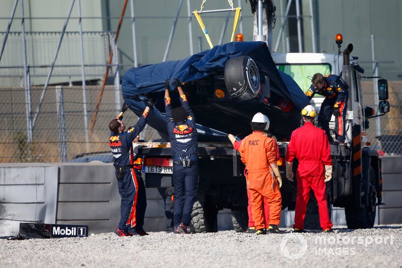 The crashed car of Pierre Gasly, Red Bull Racing RB15 is recovered