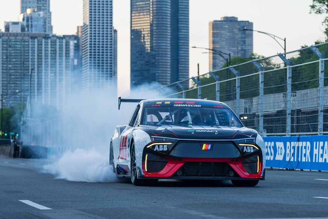 Presentación del ABB NASCAR EV Prototype