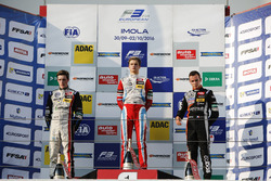 Rookie Podium: Joel Eriksson, Motopark Dallara F312 Volkswagen; Ralf Aron, Prema Powerteam Dallara