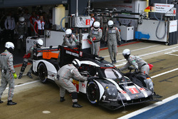 #1 Porsche Team Porsche 919 Hybrid: Timo Bernhard, Mark Webber, Brendon Hartley